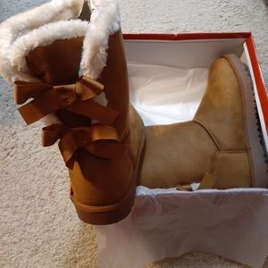 Womans Boots Multiple Sizes